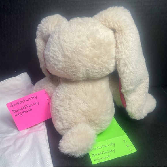 LAST DAY! BNIB GENUINE PLUSHIE DREADFUL LOVE RABBIT AND MATCHING TOTE - Picture 6 of 16